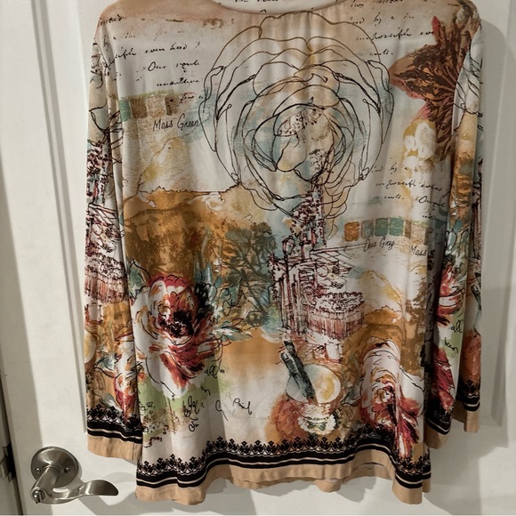 Investments, women’s top size extra large - Picture 3 of 3